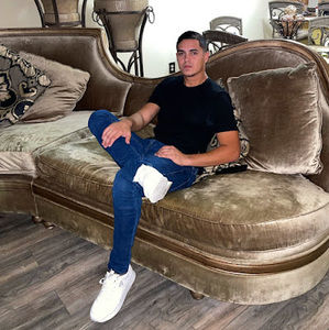 Meet your Posher, Robin